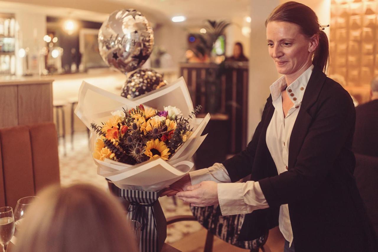 Longlands Inn & Cottages Carnforth Εξωτερικό φωτογραφία A concierge at work