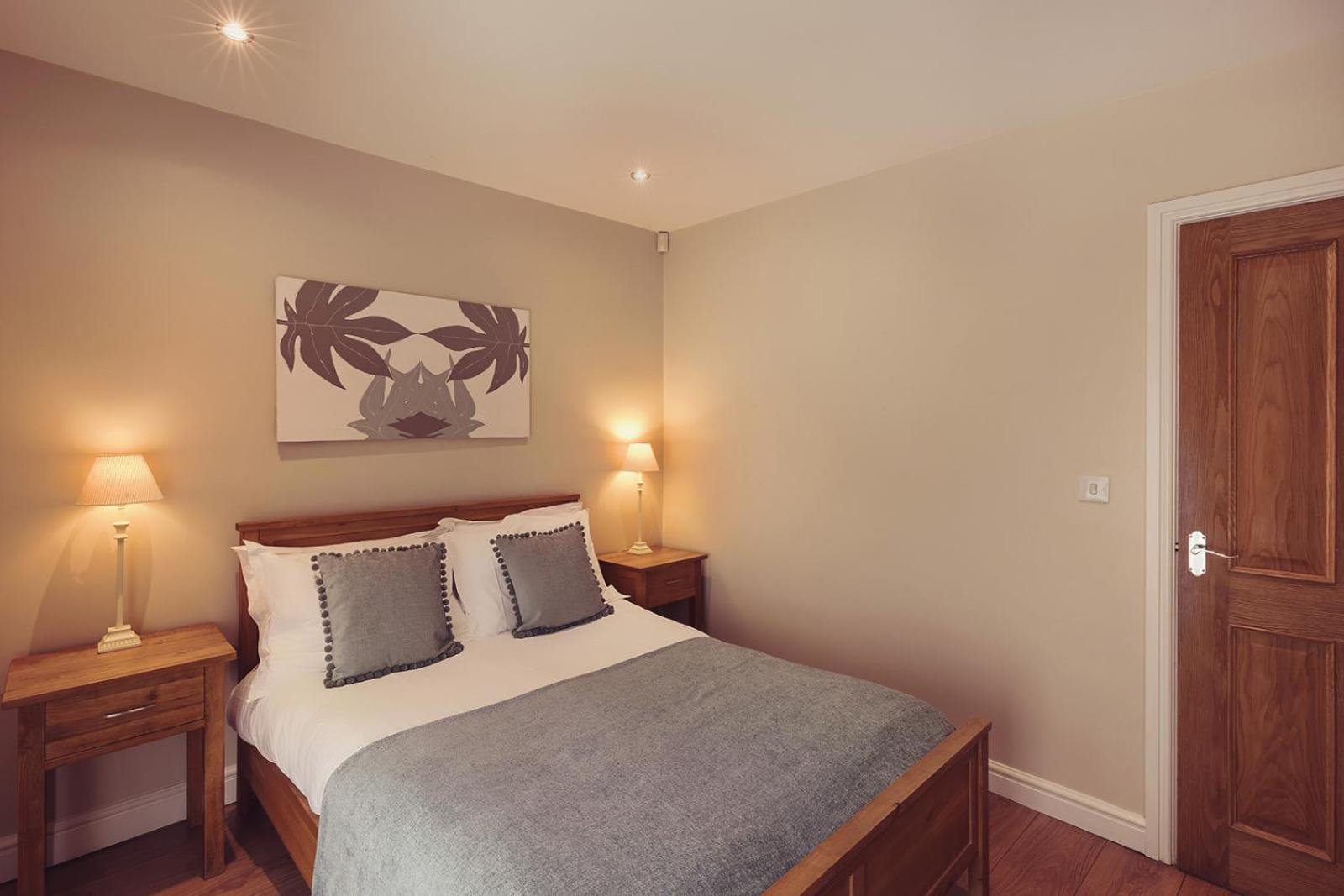 Longlands Inn & Cottages Carnforth Εξωτερικό φωτογραφία A bedroom at the hotel