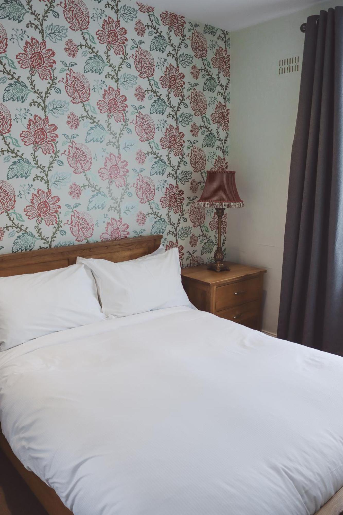Longlands Inn & Cottages Carnforth Εξωτερικό φωτογραφία A bedroom at the hotel
