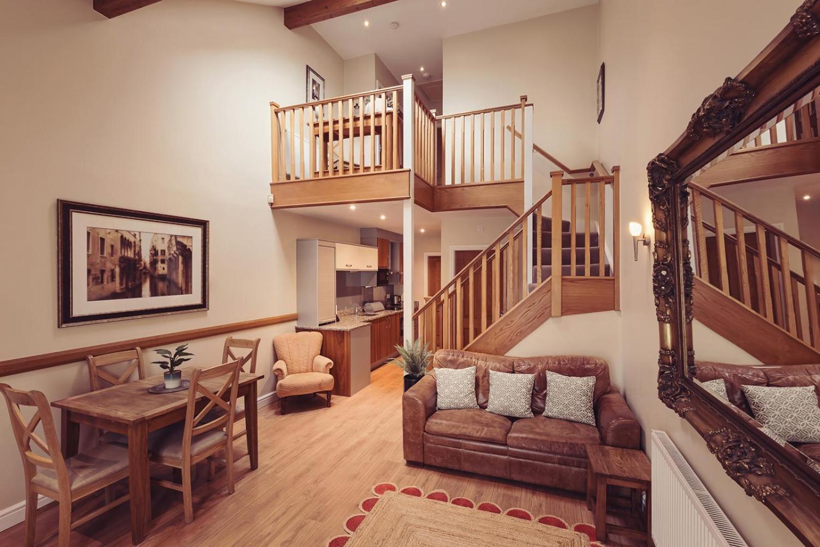 Longlands Inn & Cottages Carnforth Εξωτερικό φωτογραφία Interior of a typical apartment